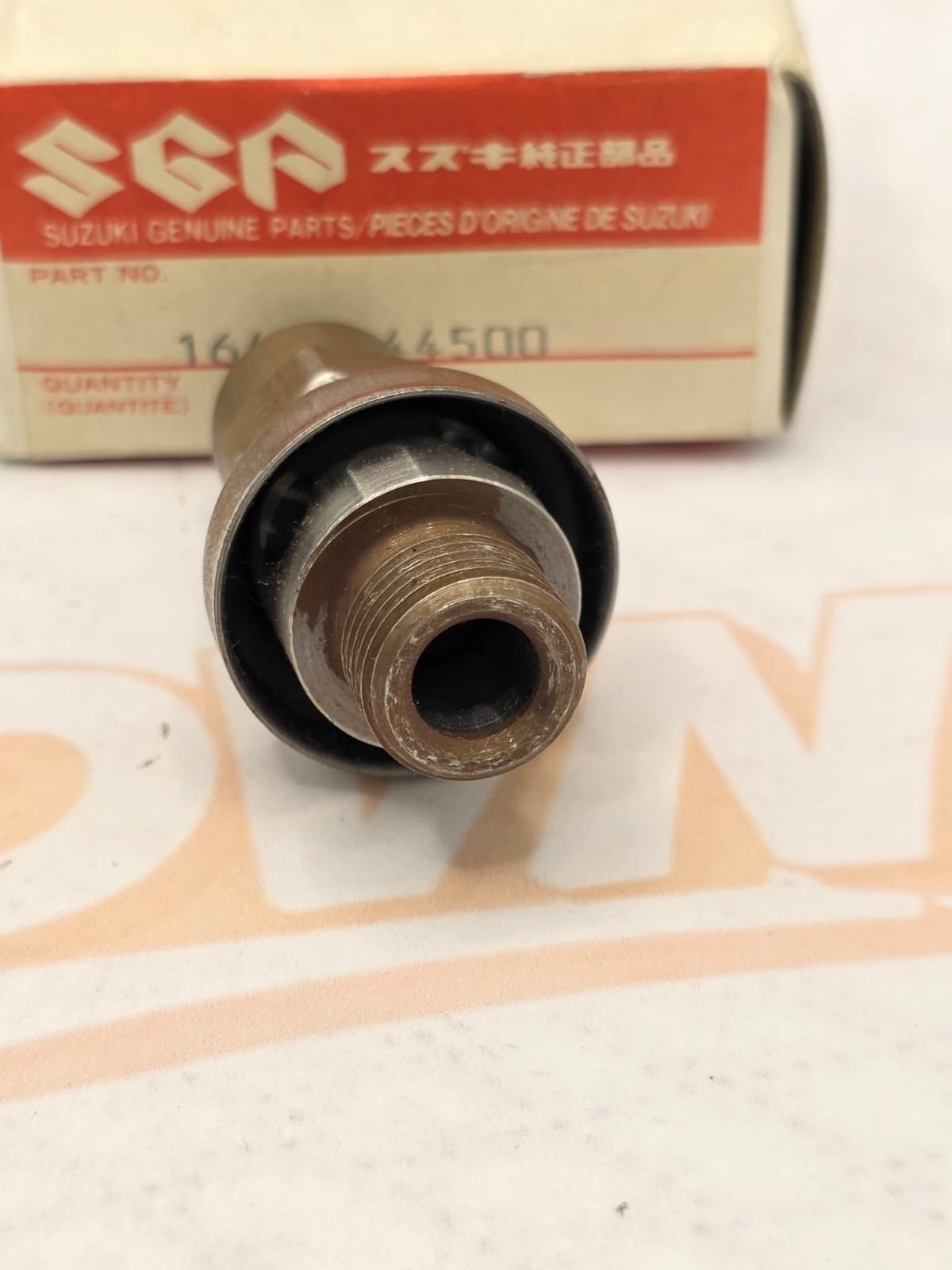 Suzuki GS450 GS700 GS750 GSX750 Engine Oil Regulator NOS Oil Valve 16440-44500