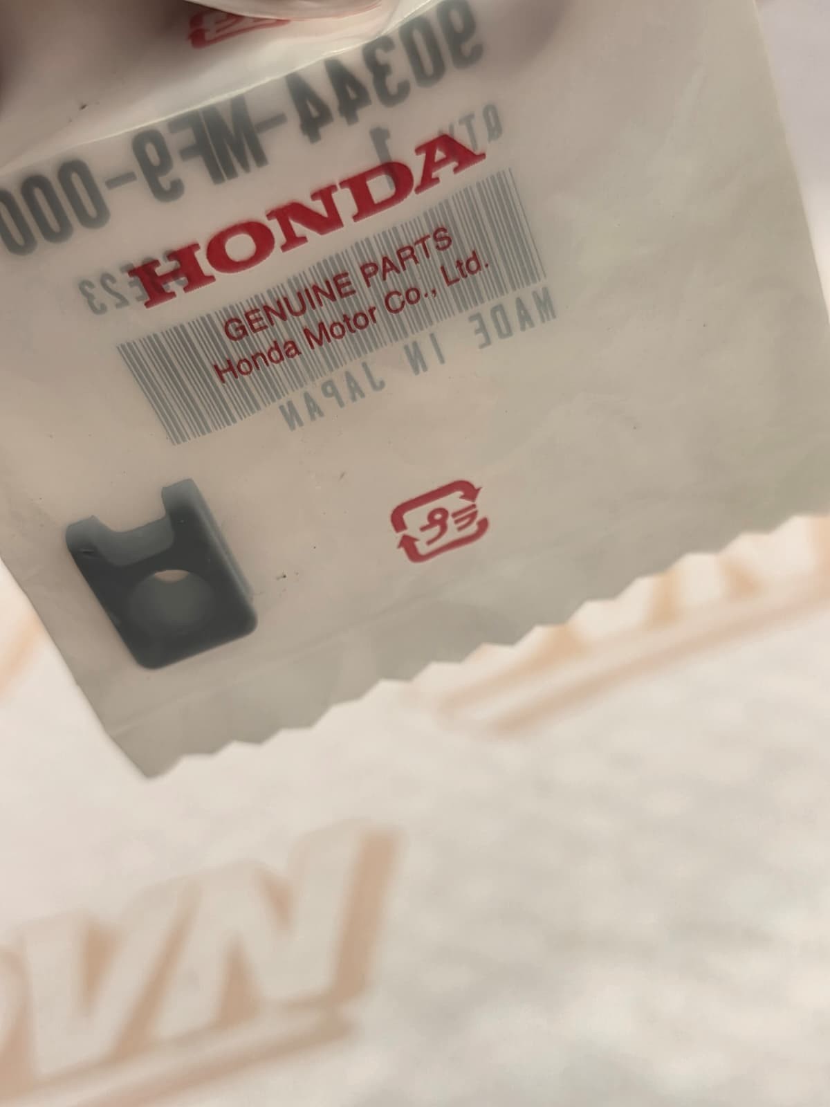 GENUINE Honda NOS 90344-MF9-000 NUT,CLIP 4MM