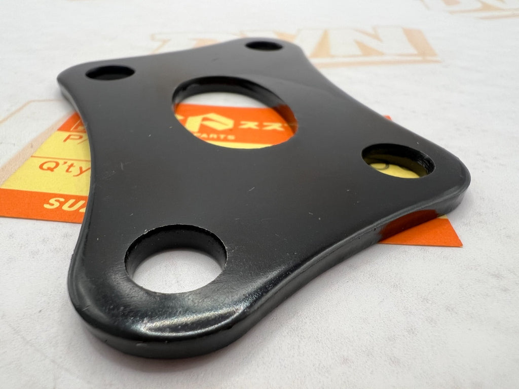 SUZUKI NOS OEM PLATE, ENGINE MOUNTING 41991-41300