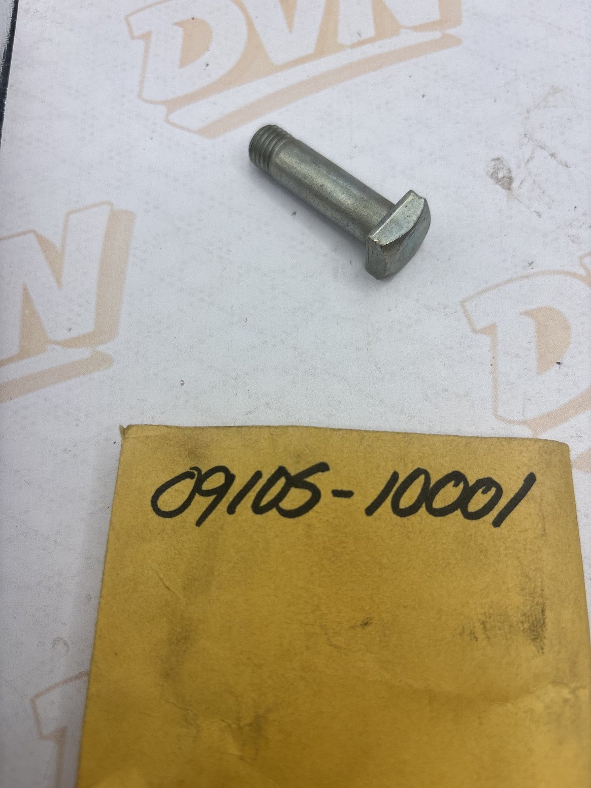 NOS NEW ORIGINAL OEM SUZUKI GS1000 GT750 GT380 T500 BOLT 09105-10001