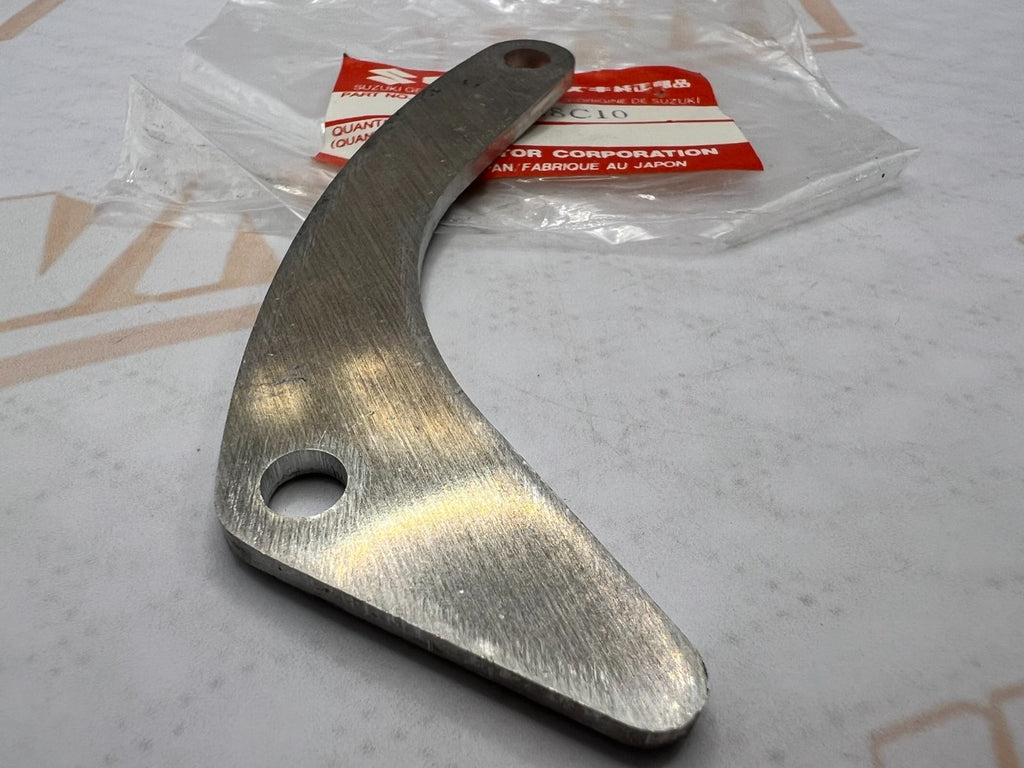 suzuki plate NOS OEM chain guide 27641-28c10
