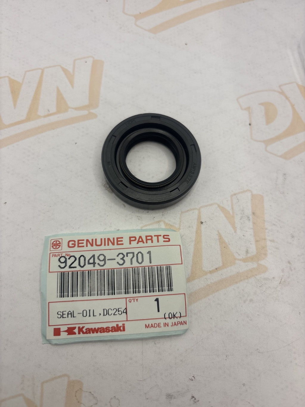 NEW GENUINE KAWASAKI JS300 JET SKI 86-91 REAR ENGINE COVER OIL SEAL 92049-3701
