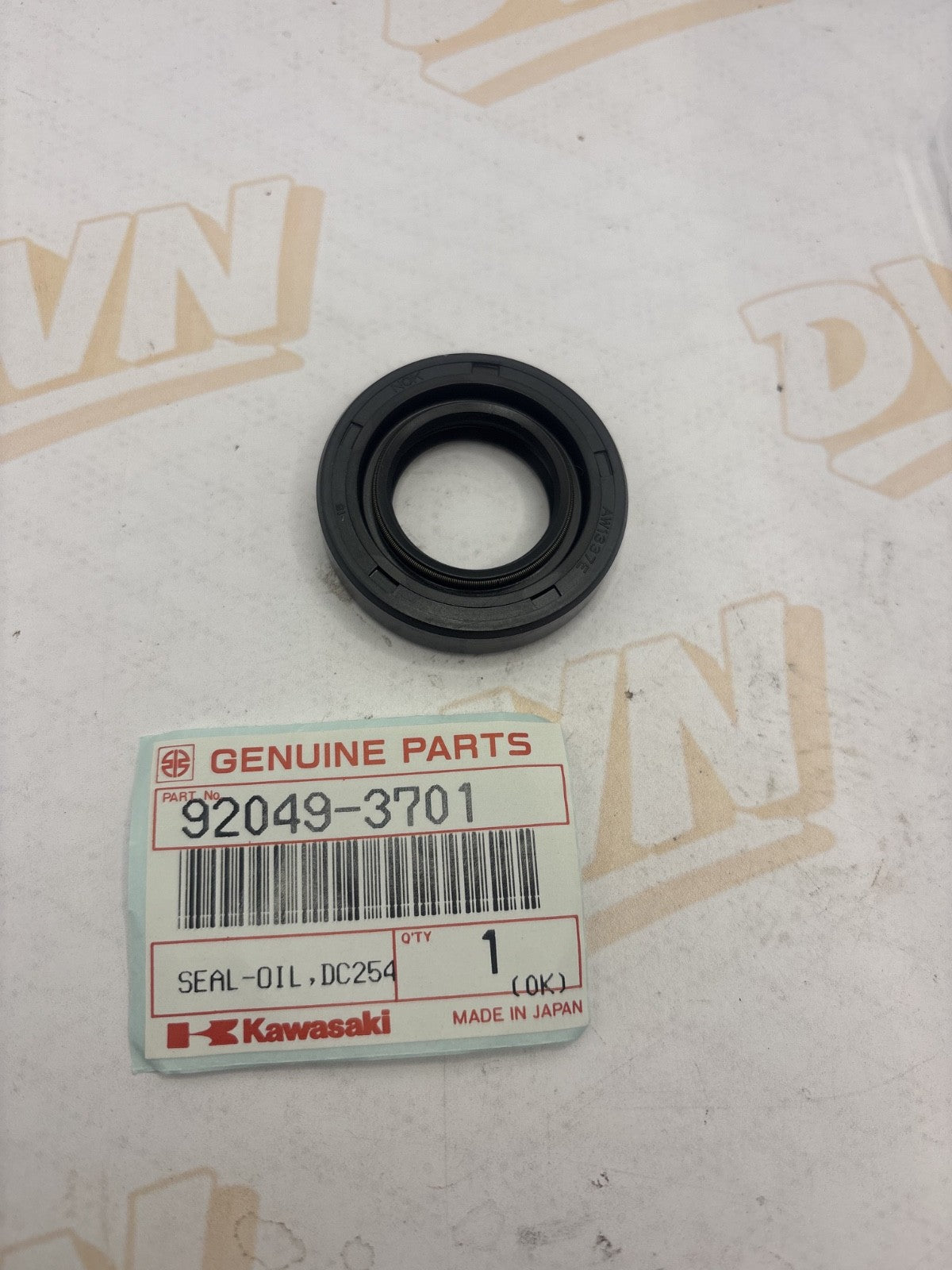 NEW GENUINE KAWASAKI JS300 JET SKI 86-91 REAR ENGINE COVER OIL SEAL 92049-3701