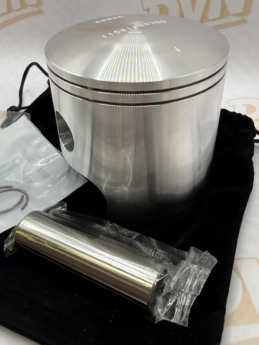 Suzuki TM400 1975 Wiseco piston and ring set  83.00 mm