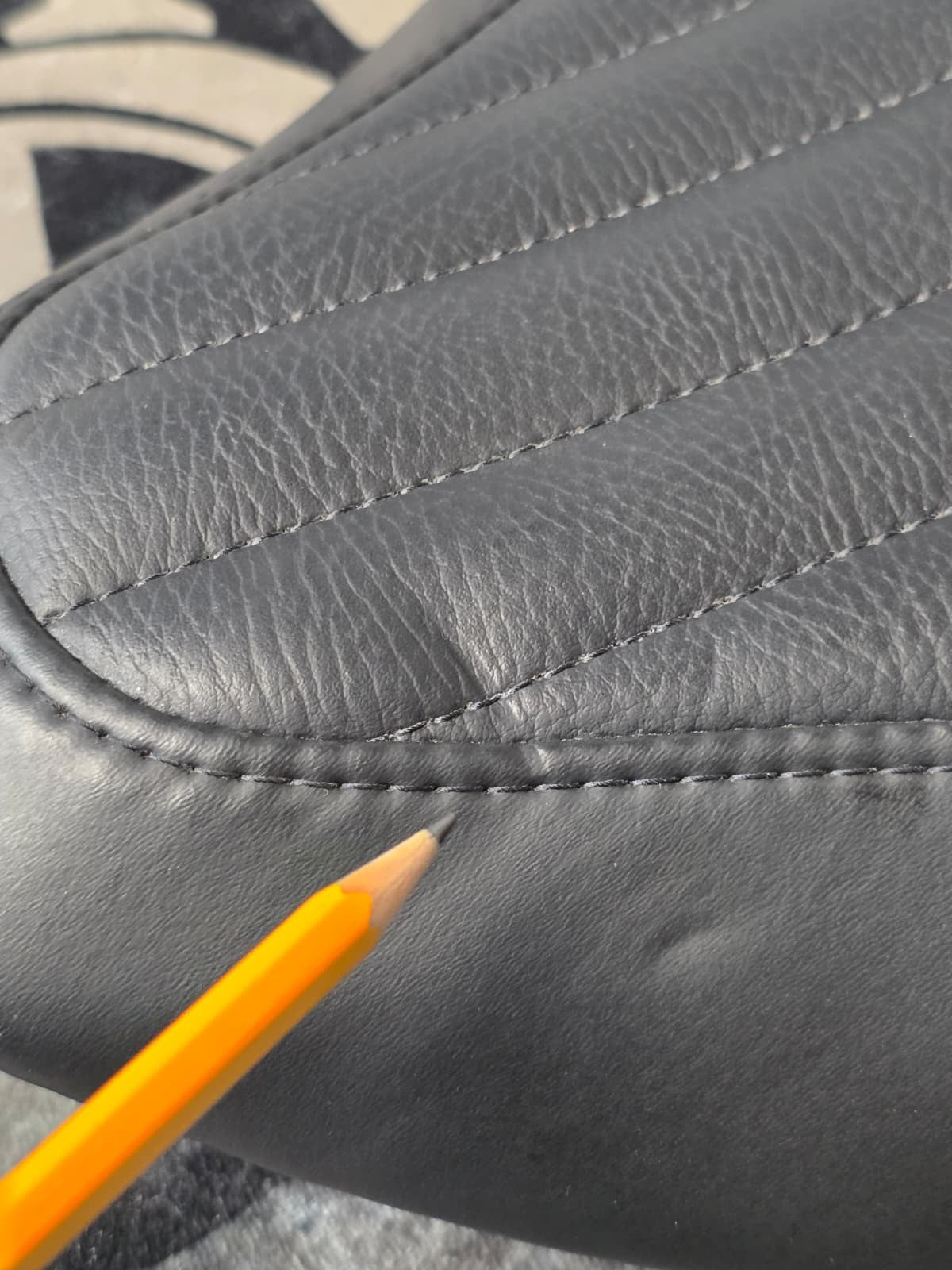 2011-17 OEM Genuine Harley-Davidson Softail FLS,FXS BLACK LINES Slim Seat Solo