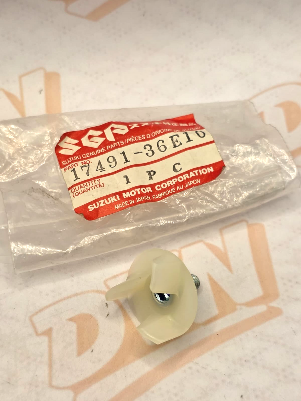 NOS 17491-36E10 RM125 1998 to 2000 Genuine Suzuki Water Pump Impeller