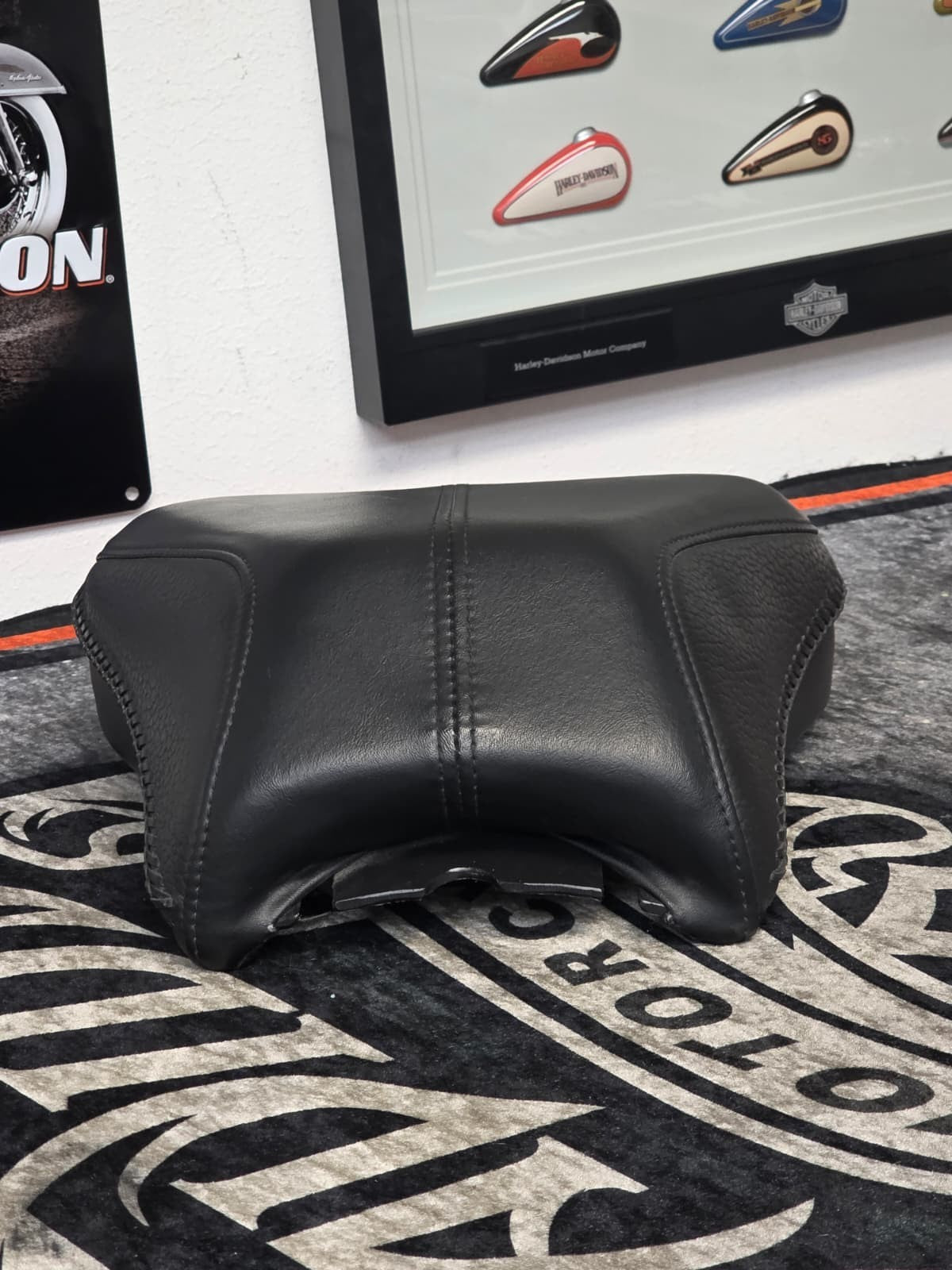 05-17 Harley-Davidson Heritage,deluxe,Softail models Passenger Pillion Seat OEM