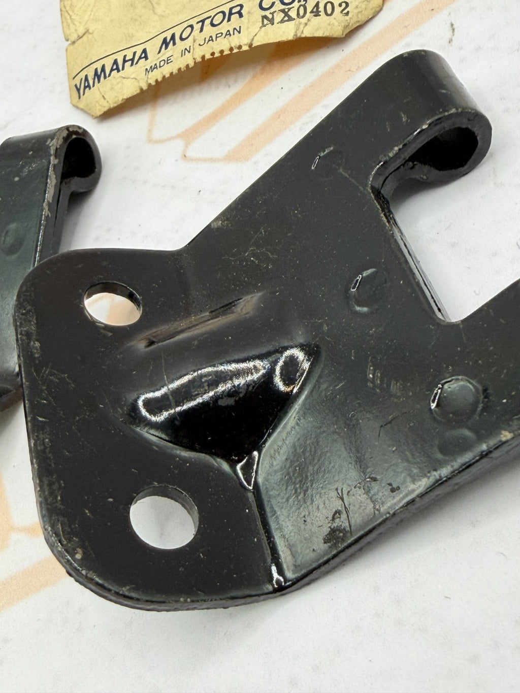 NOS OEM YAMAHA ht1 LT1 LT2 LT3 SEAT BRACKETS  276-24769