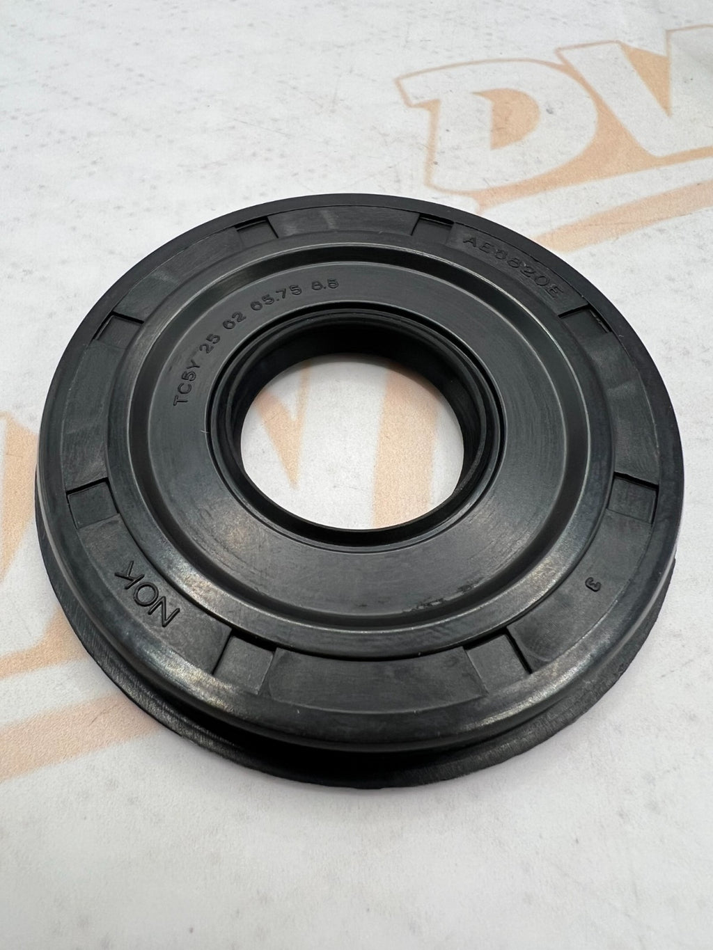 NOS OEM Genuine Suzuki 09289-32001 Crankshaft Oil Seal GT185 GT550 GT 185 550