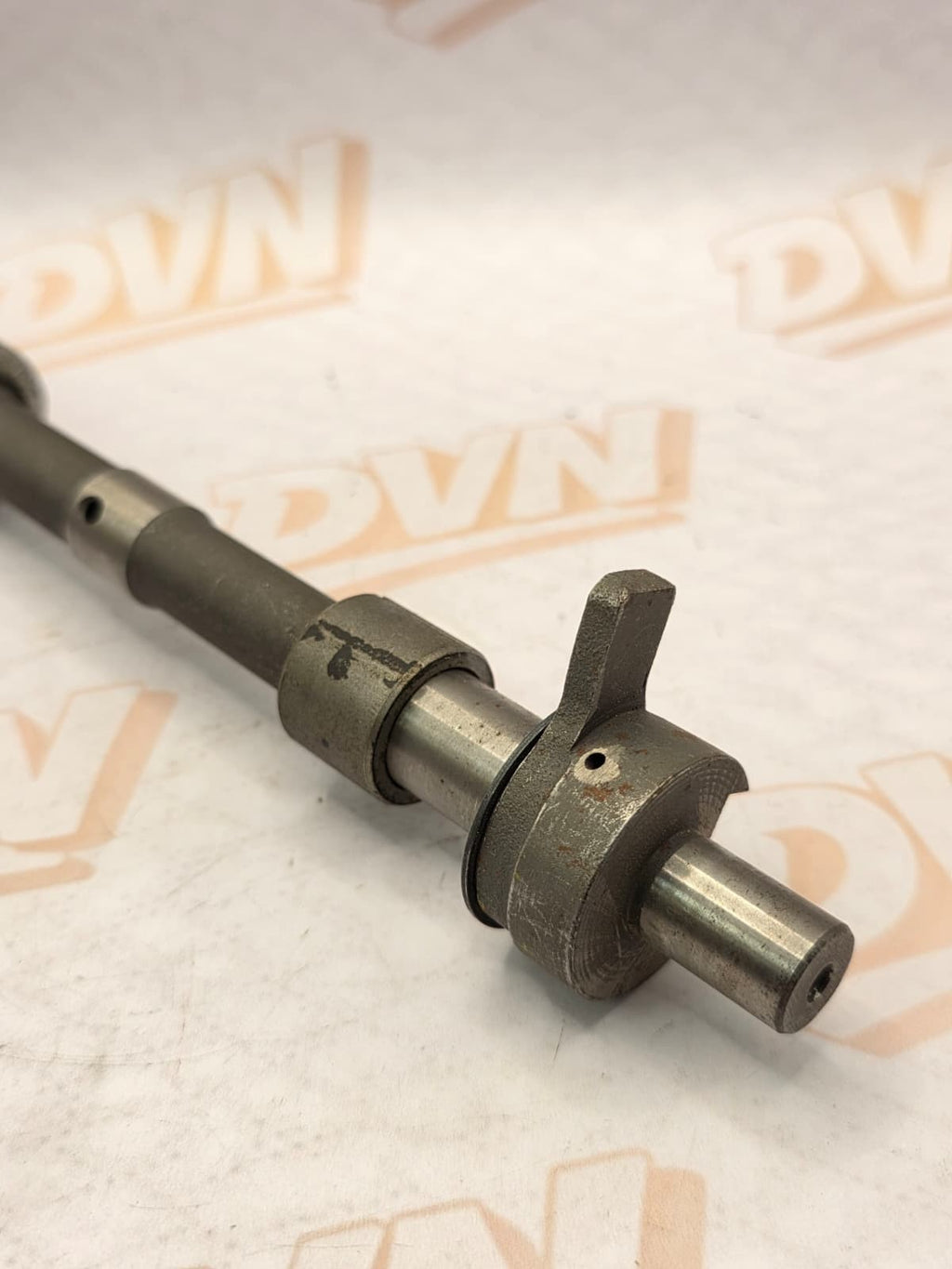 NOS Suzuki GT250 Hustler 1973-1977 Transmission Shift Spindel Shaft 26211-18000