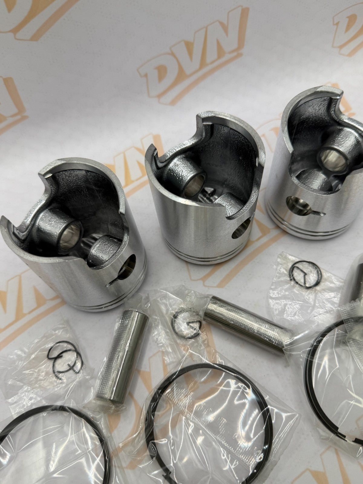Suzuki GT550 0.50MM OVERSIZE PISTON AND RING SET 1972-1977
