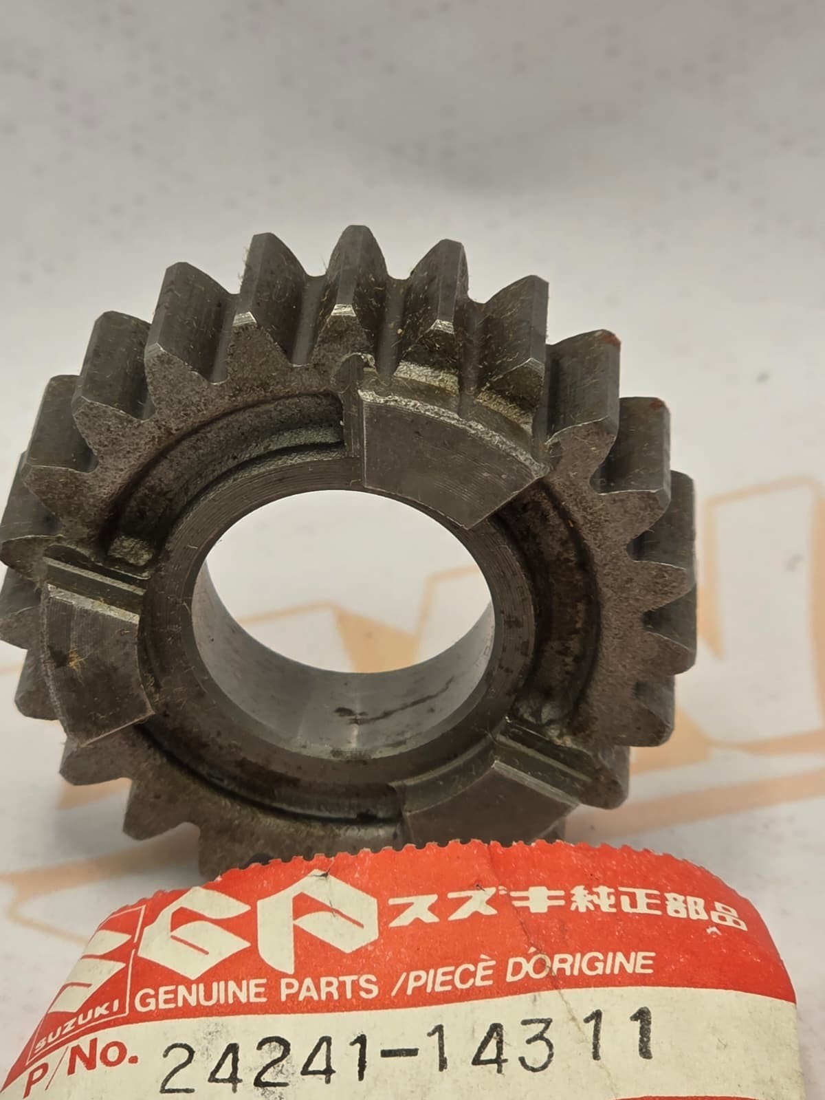 1982-83 SUZUKI RM250 RM 250 4TH GEAR DRIVE NOS OEM P/N 24241-14310 24241-14311