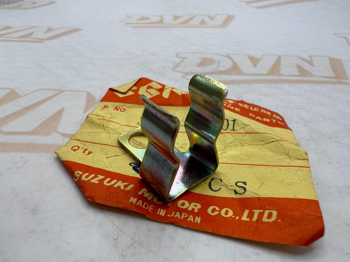 Suzuki GT750 GT550 RE5 TS400 RV90 NOS fuse case holder  36791-25001