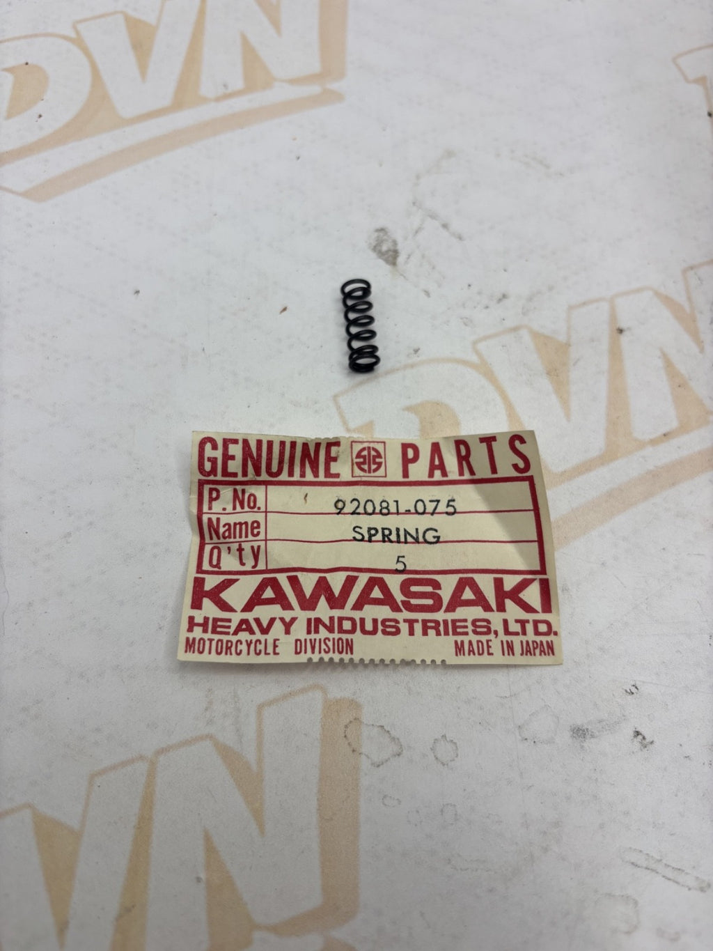NOS KAWASAKI C2TR C2SS G4TR ENGINE COVER SPRING PART# 92081-075