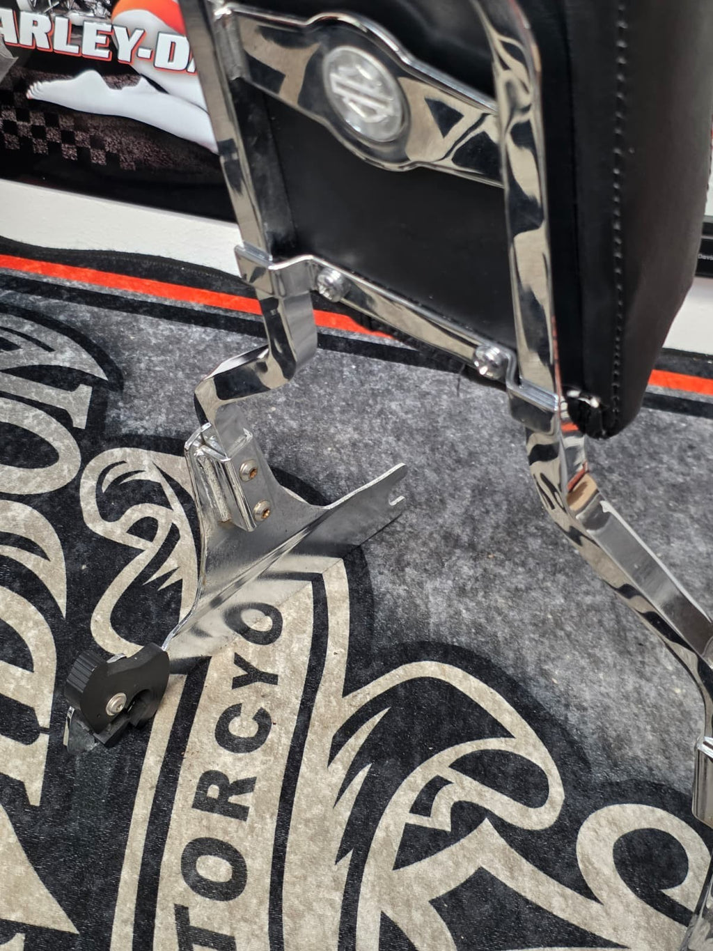 CVO SPRINGER 06-08 OR CROSS BONE Harley-Davidson Sissy Bar/Back Rest
