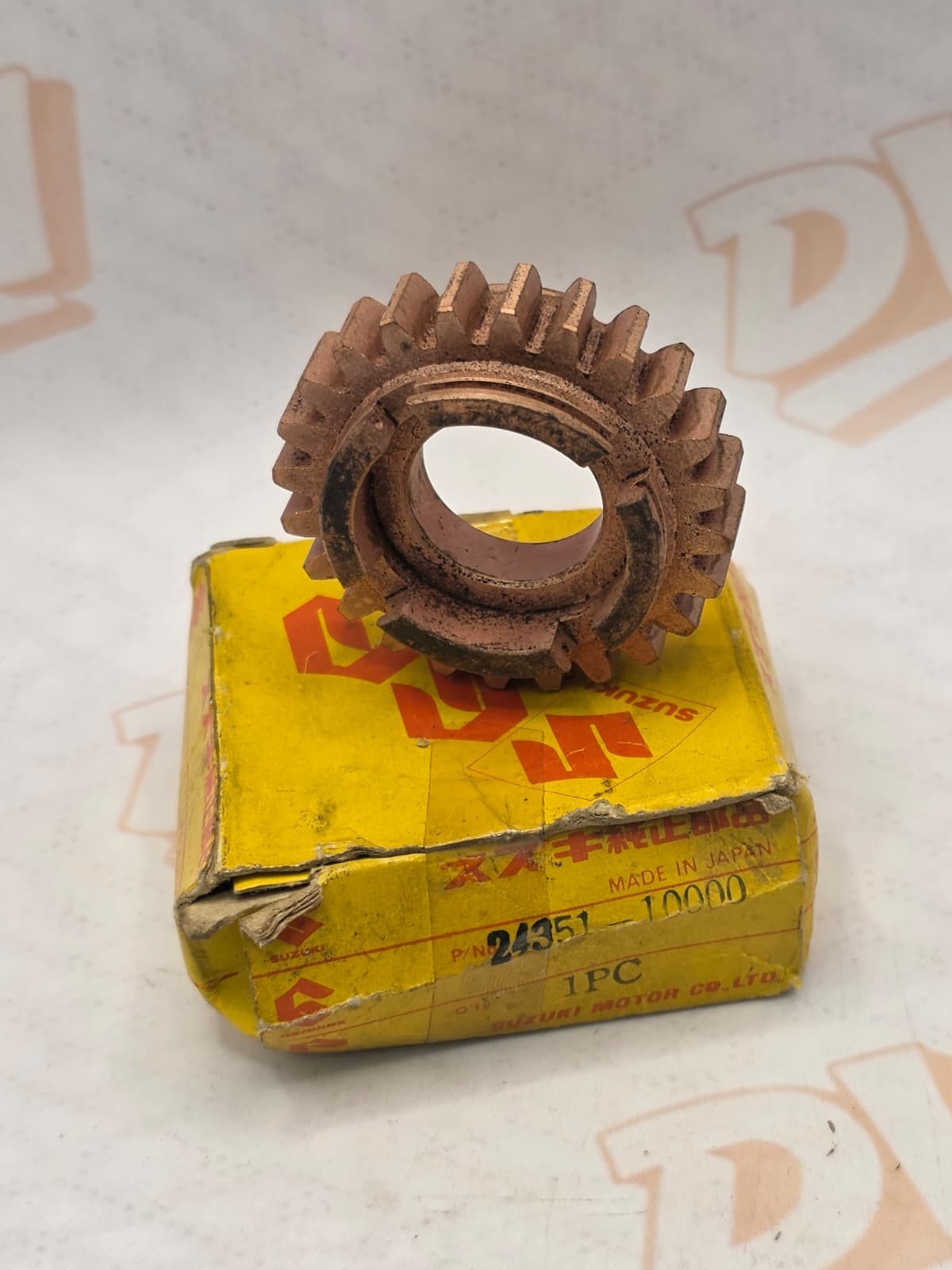 NOS Suzuki Transmission Gear T20 T 20 T200 24351-10000