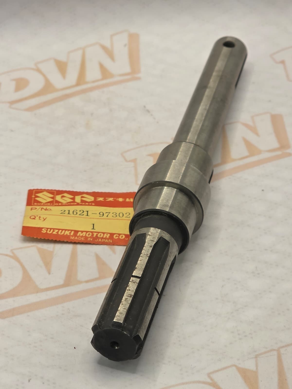 SUZUKI ,NOS OEM TRANS SHAFT  21621-97302 SNOWMOBILE MARINE