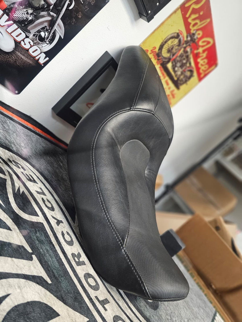 OEM Harley 2006-2017 Dyna Seat 2up Fat bob Superglide 53108-08