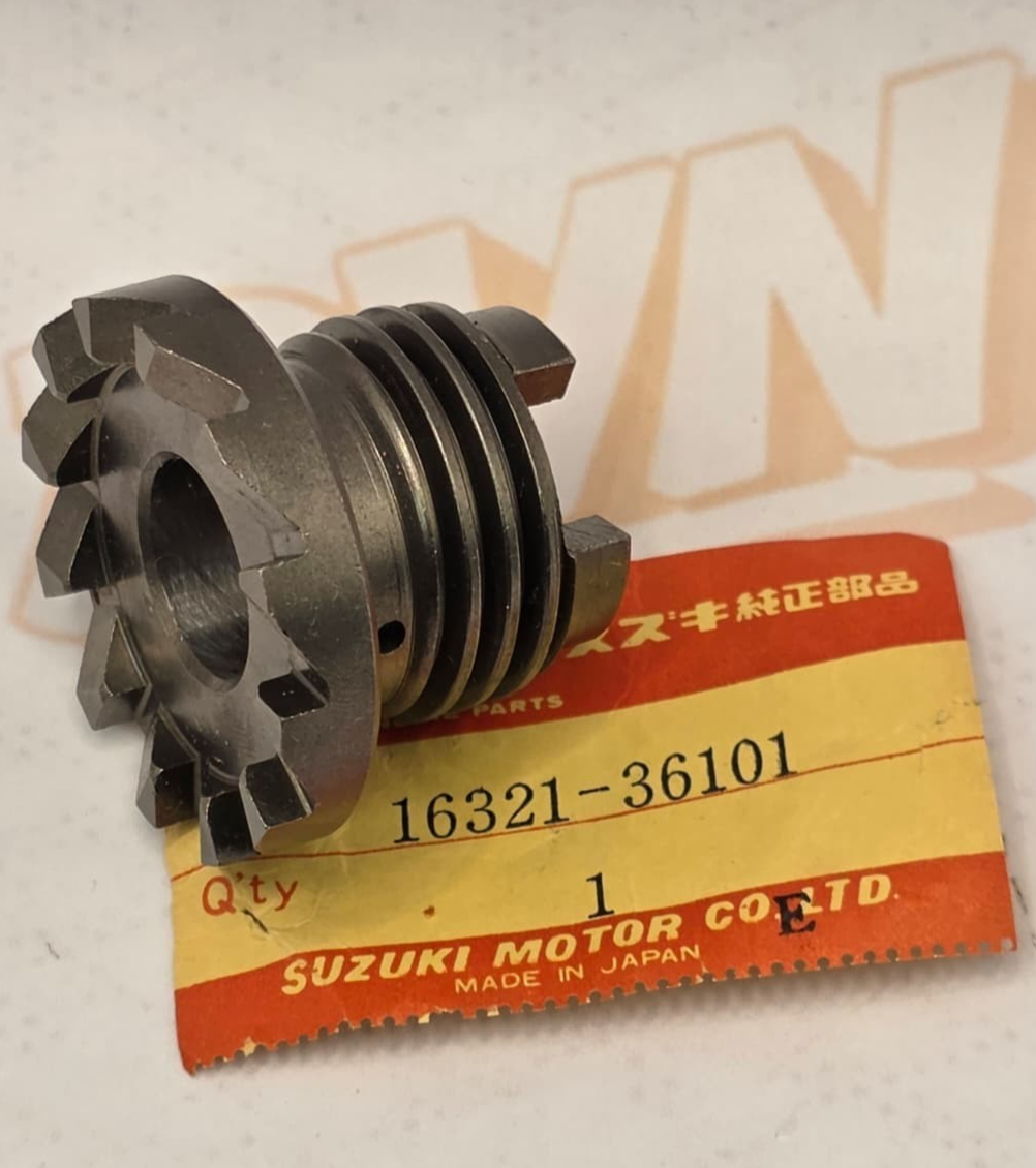 NOS SUZUKI 1973-77 GT185 Oil Pump Drive Gear 16321-36101 NEW OEM