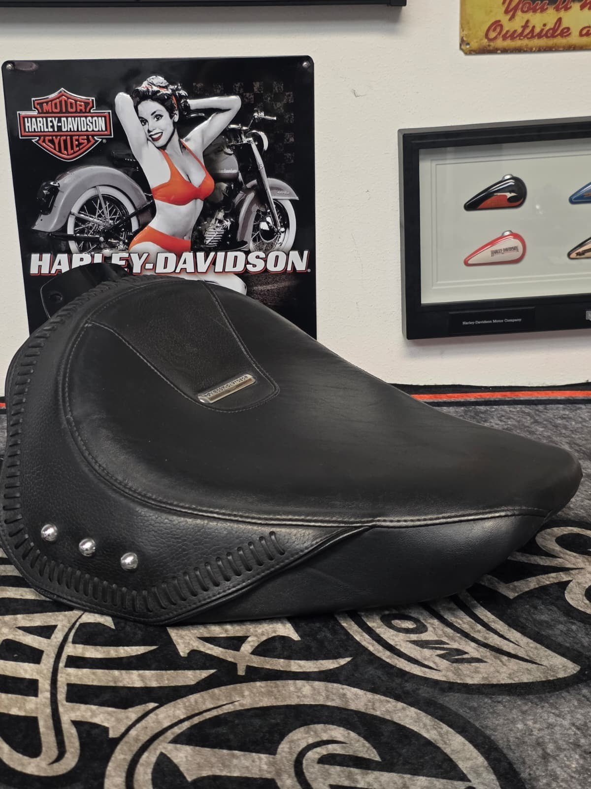 08 Harley Softail FAT BOY 105TH ANIYVERSAry Front Seat Solo OEM
