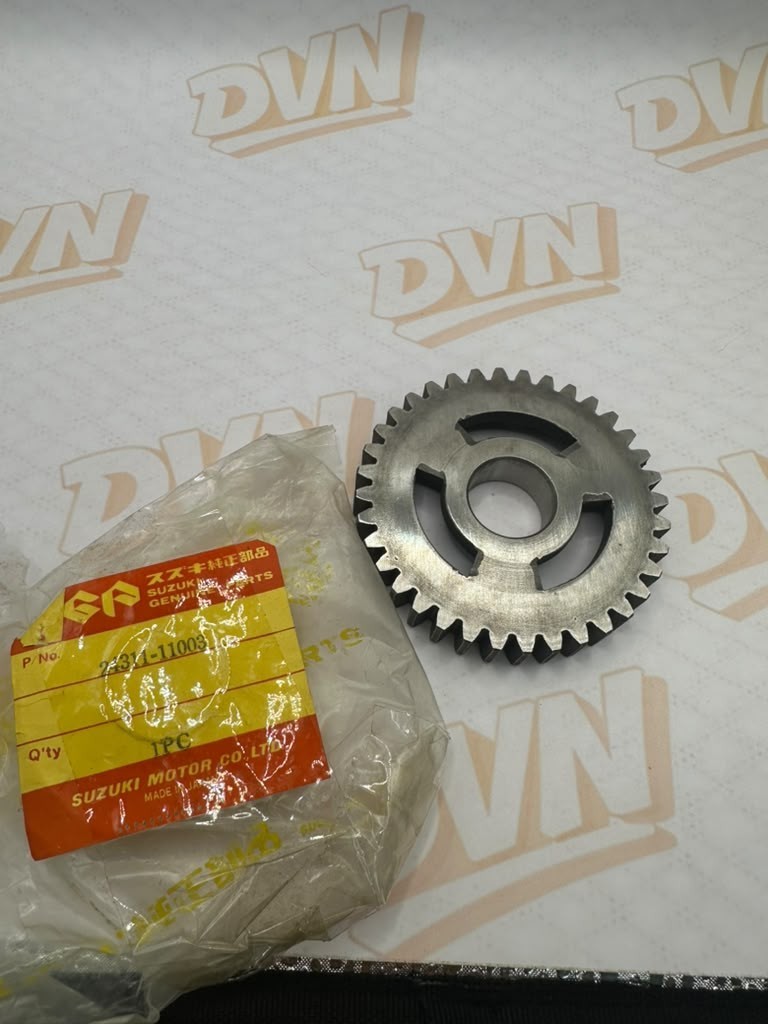 NOS  OEM SUZUKI T20 TC250 X6 Hustler  1ST GEAR DRIVEN 24311-11003