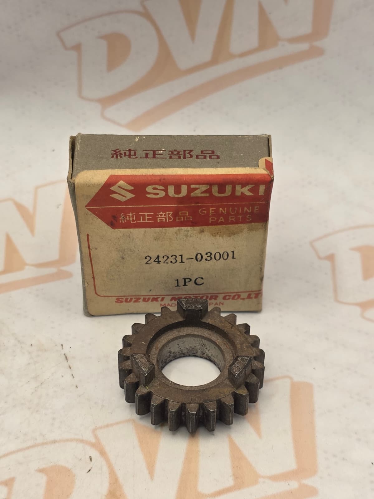 NOS Suzuki OEM Third Drive Gear 74-76 TM75 75-77 TS75 24231-03001
