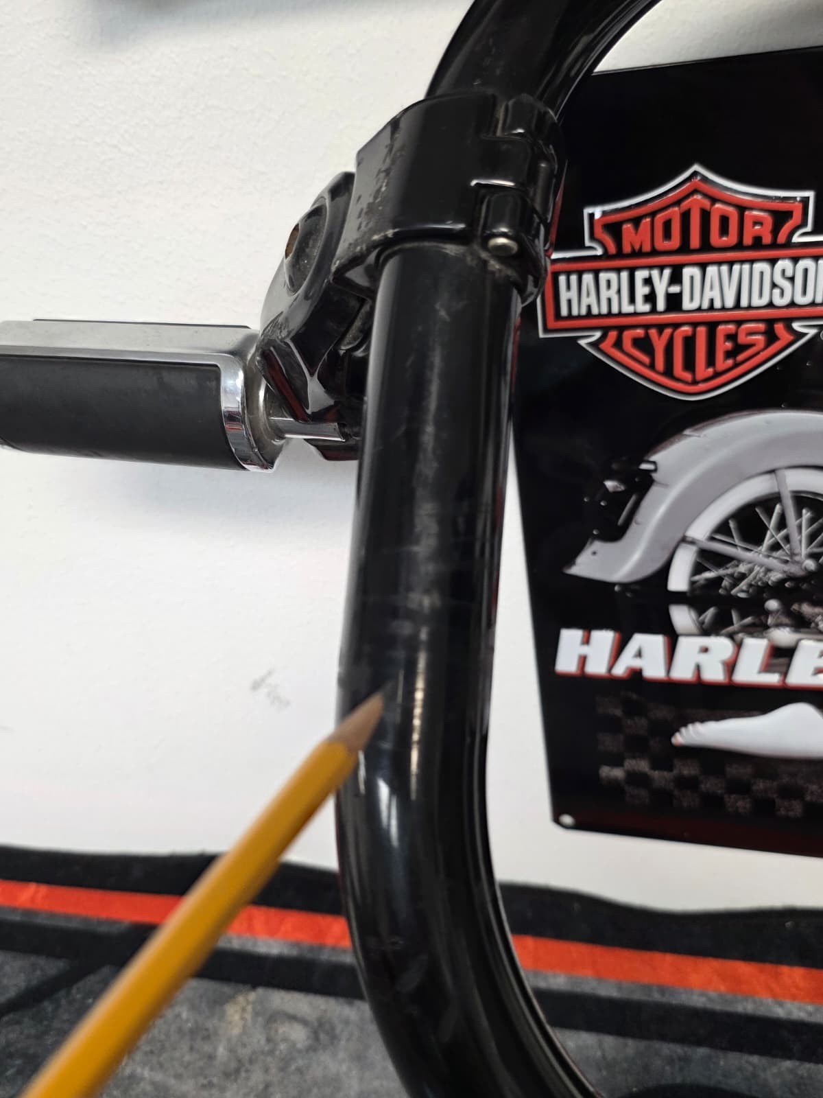 Highway Engine Guard Crash Bar Fit For HarleySoftail Heritage Classic18-2025 OEM