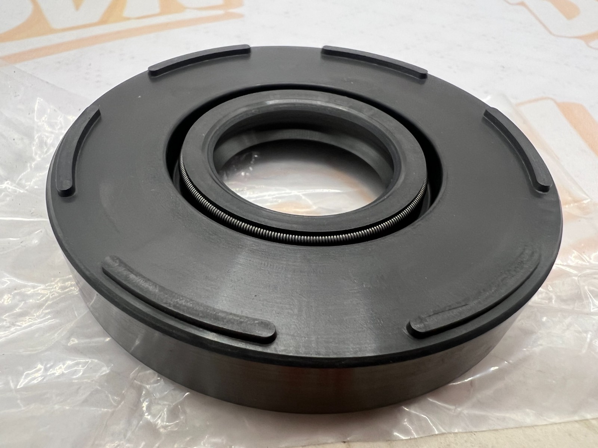 NOS GENUINE SUZUKI 69- 77 GT T 250 305 350 OIL SEAL 25X65X12 09283-25019