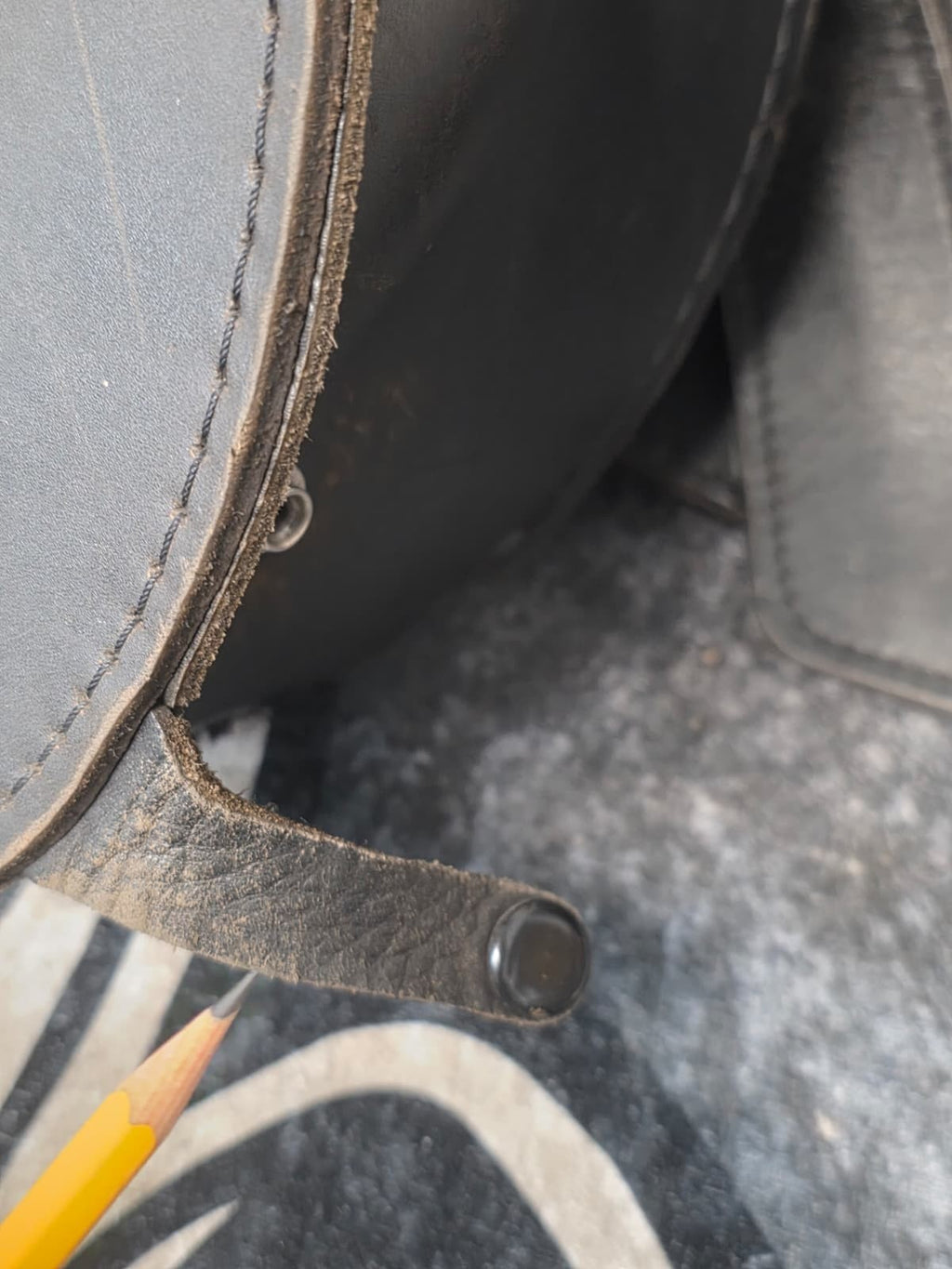 Harley Davidson genuine OEM Loggerhead Leather Saddlebags 1984-1999