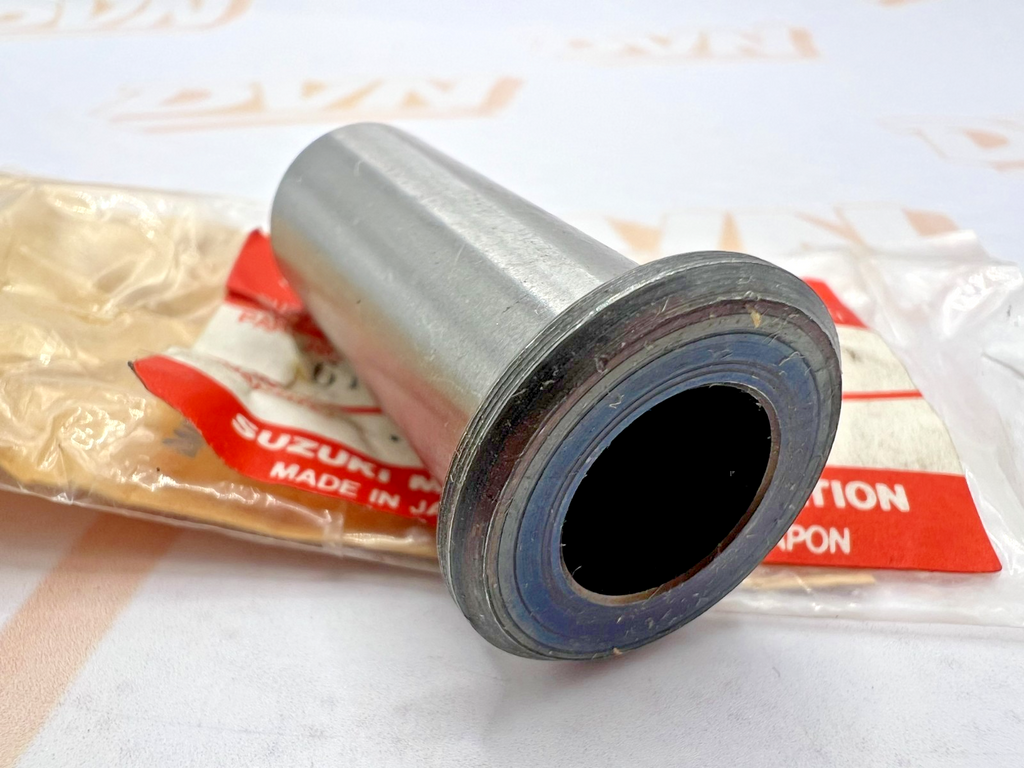 OEM NOS Suzuki Swingarm Spacer 61251-20400