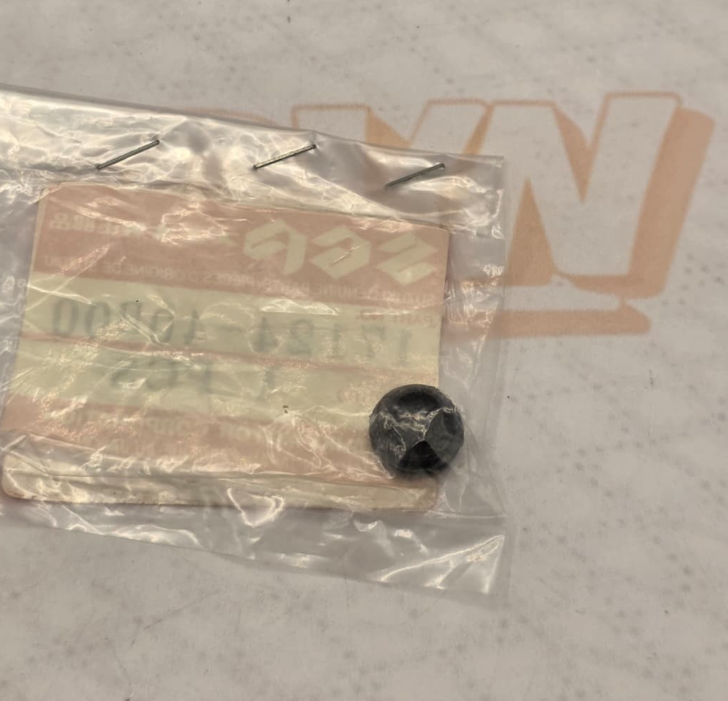 Suzuki PLUG,DRAIN 17124-40B00 OEM NEW