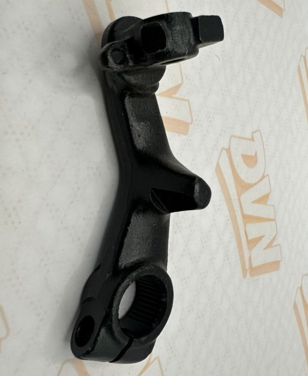 Yamaha NOS BRACKET, FOOTREST 498-27422-00-00