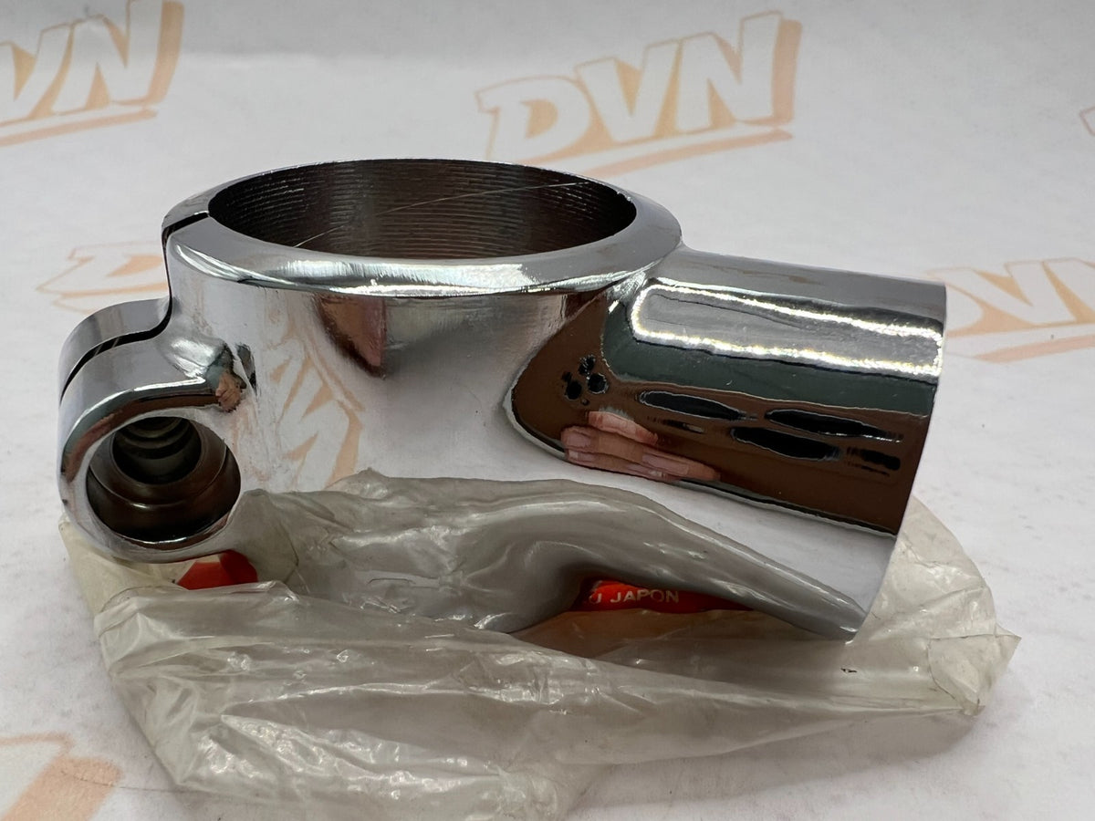 SUZUKI NOS OEM BRACKET,FRONT TURN SIGNAL Suzuki - 35671-38A00
