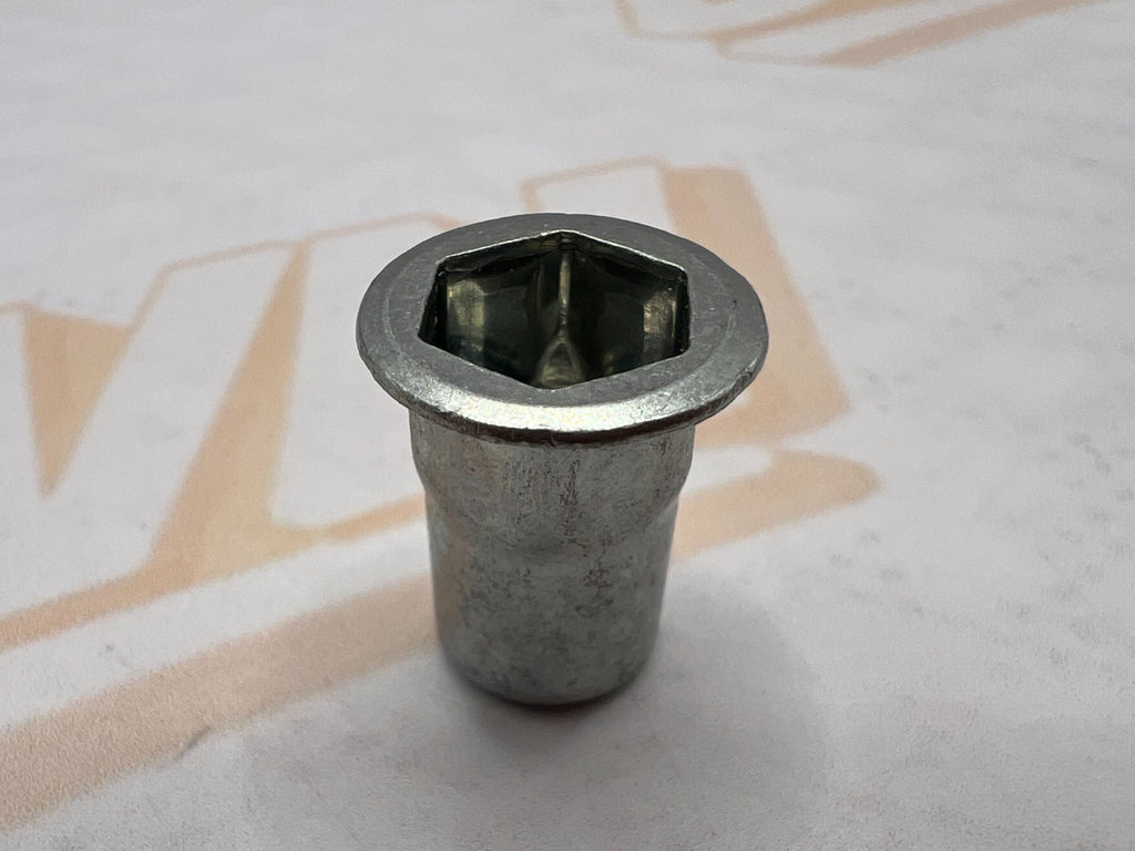 BOMBARDIER INSERT 293450274