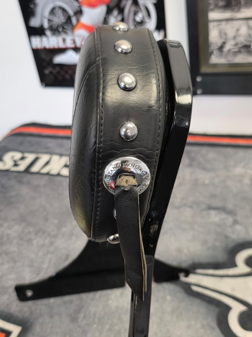 FXSTS Harley-Davidson Springer Softail 93-99 TALL Sissy Bar Backrest Black