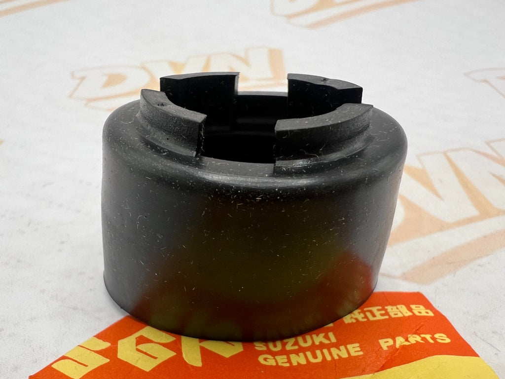 SUZUKI GT125GT185TC125TC185TS125TS185TS400 COVER IGNITION SWITCH 37128-36001