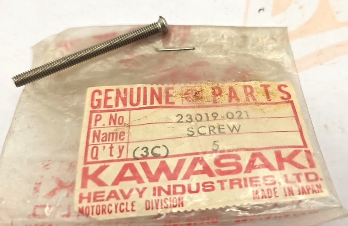 1 NOS Kawasaki H1 H2 KZ1000 KZ750 KZ 900 S1 S2 S3 W1 W2 Z1 Screw OEM 23019-021