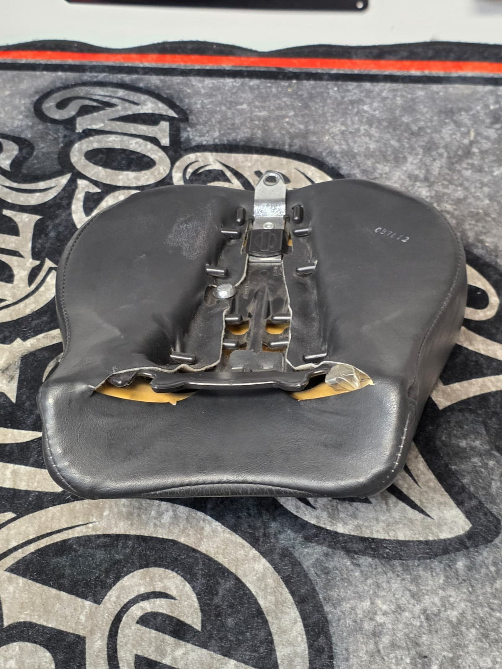 Harley Davidson Fatboy Flstf Softail Rear Back Passenger Seat Pillion 92/61-0067