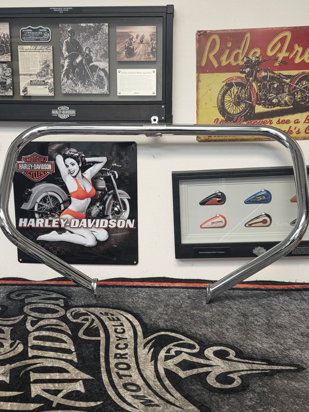 Highway Engine Guard Crash Bar For Harley TOURING MODLES 09-Up OEM