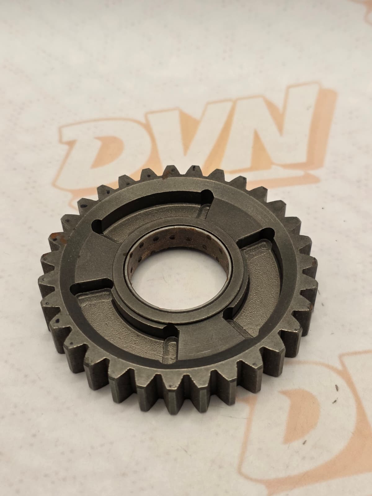 NOS NEW OEM ORIGINAL SUZUKI 1983 RM250 SECOND DRIVEN GEAR 24320-14310