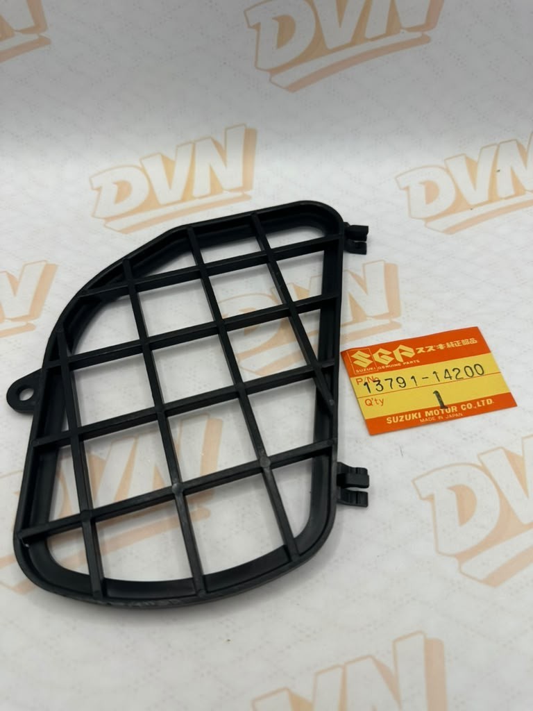 NOS SUZUKI AE50 AIR FILTER HOLDER 13791-14200