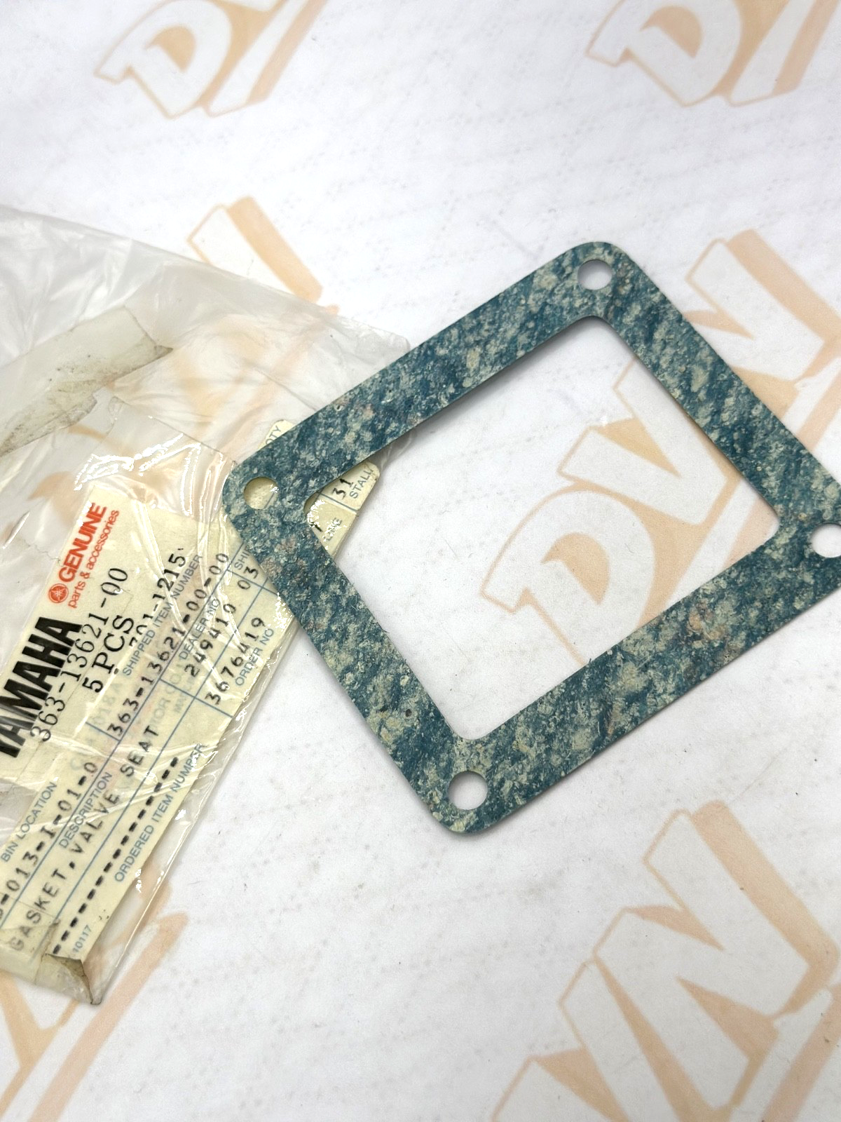 NOS OEM NEW YAMAHA VALVE SEAT GASKET DT250 DT360 DT400 MX360 MX250 363-13621-00