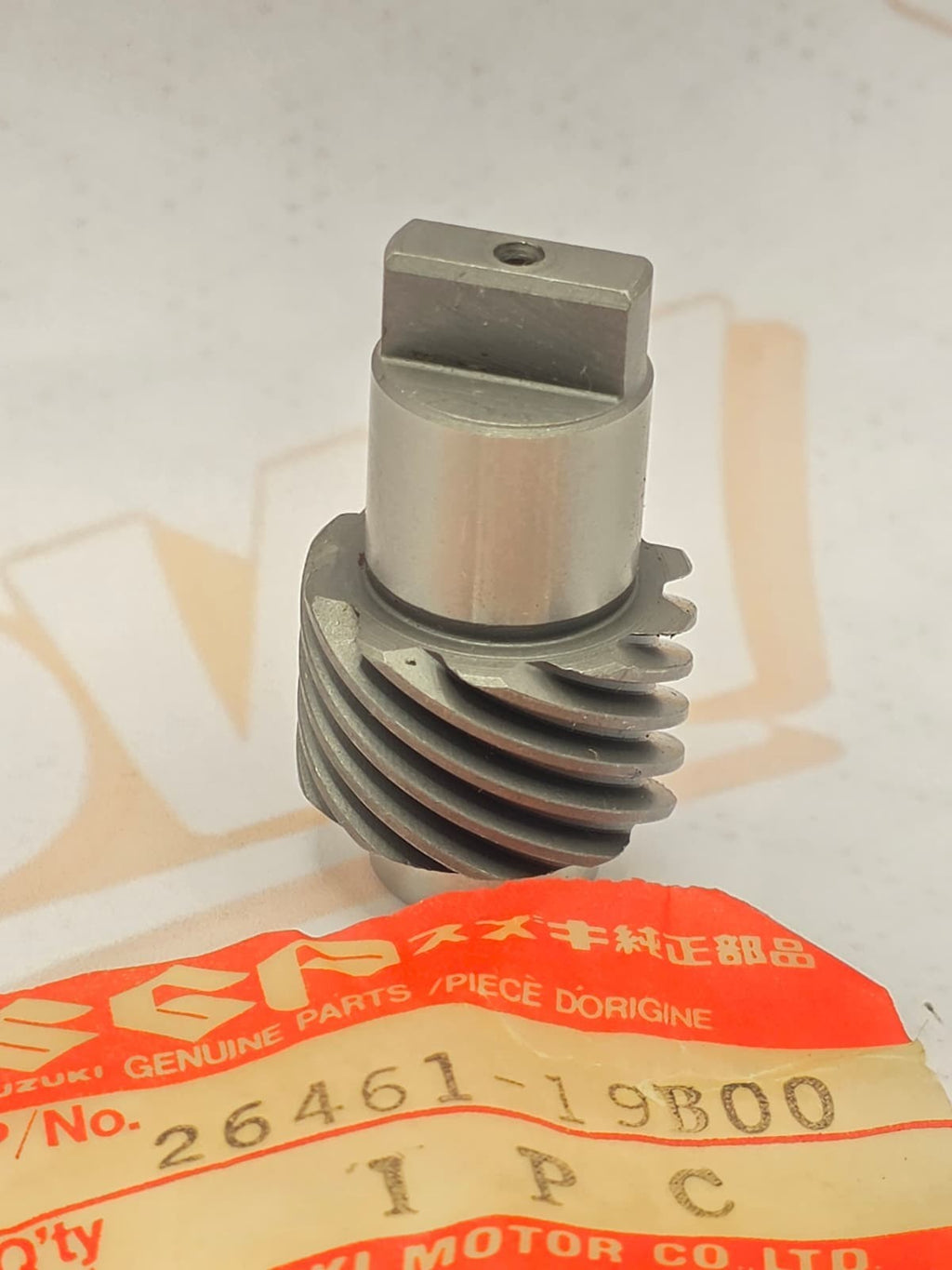 SUZUKI  ODOMETER DRIVE NOS OEM 26461-19B00
