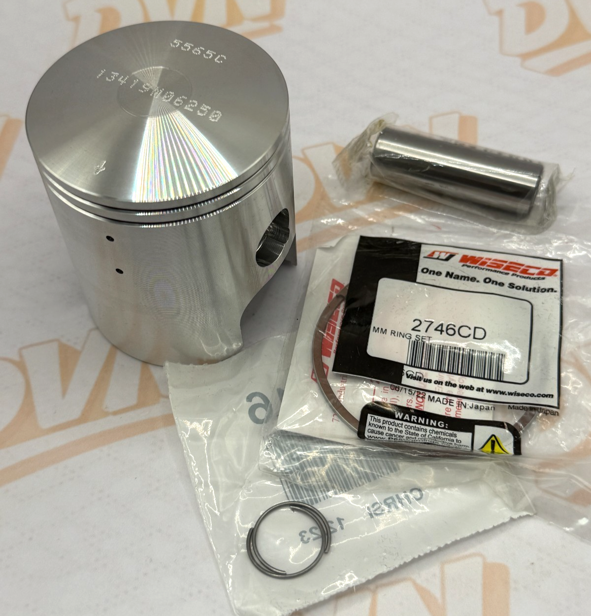1978 -1979 Suzuki PE175 Wiseco piston and ring set  62.50mm