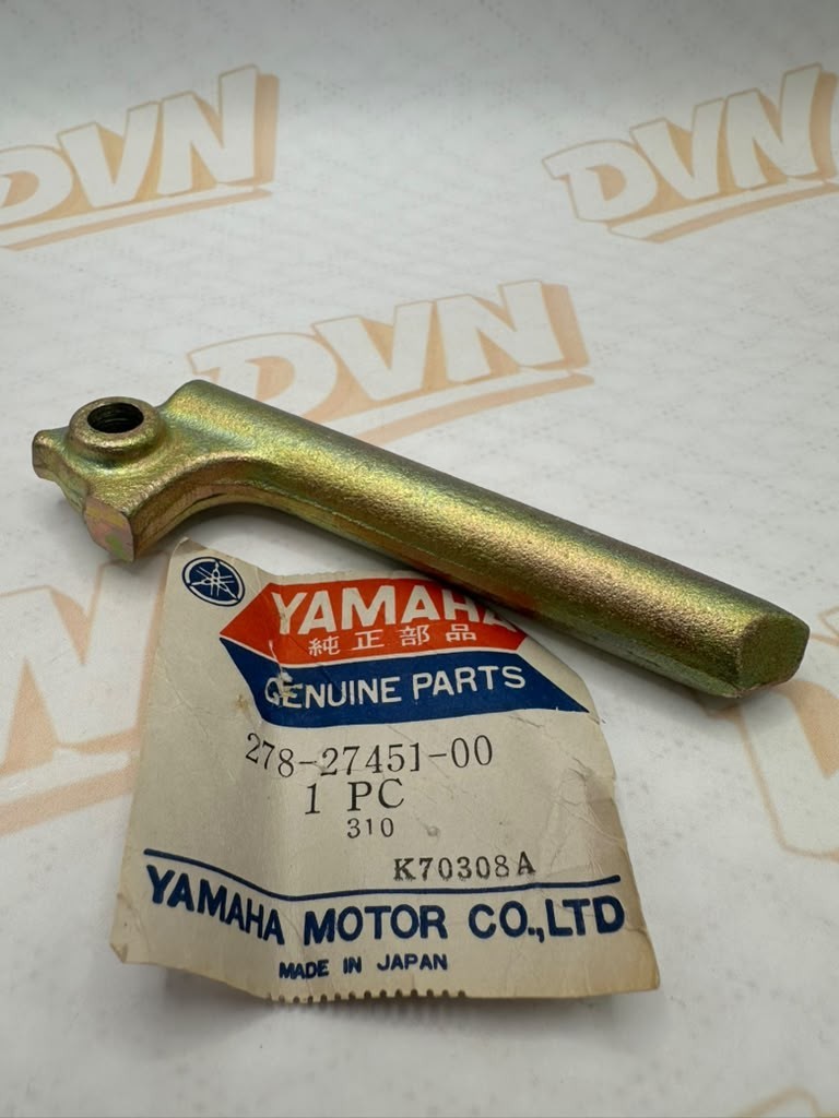 New OEM Yamaha 278-27451-00  Foot Rest NOS