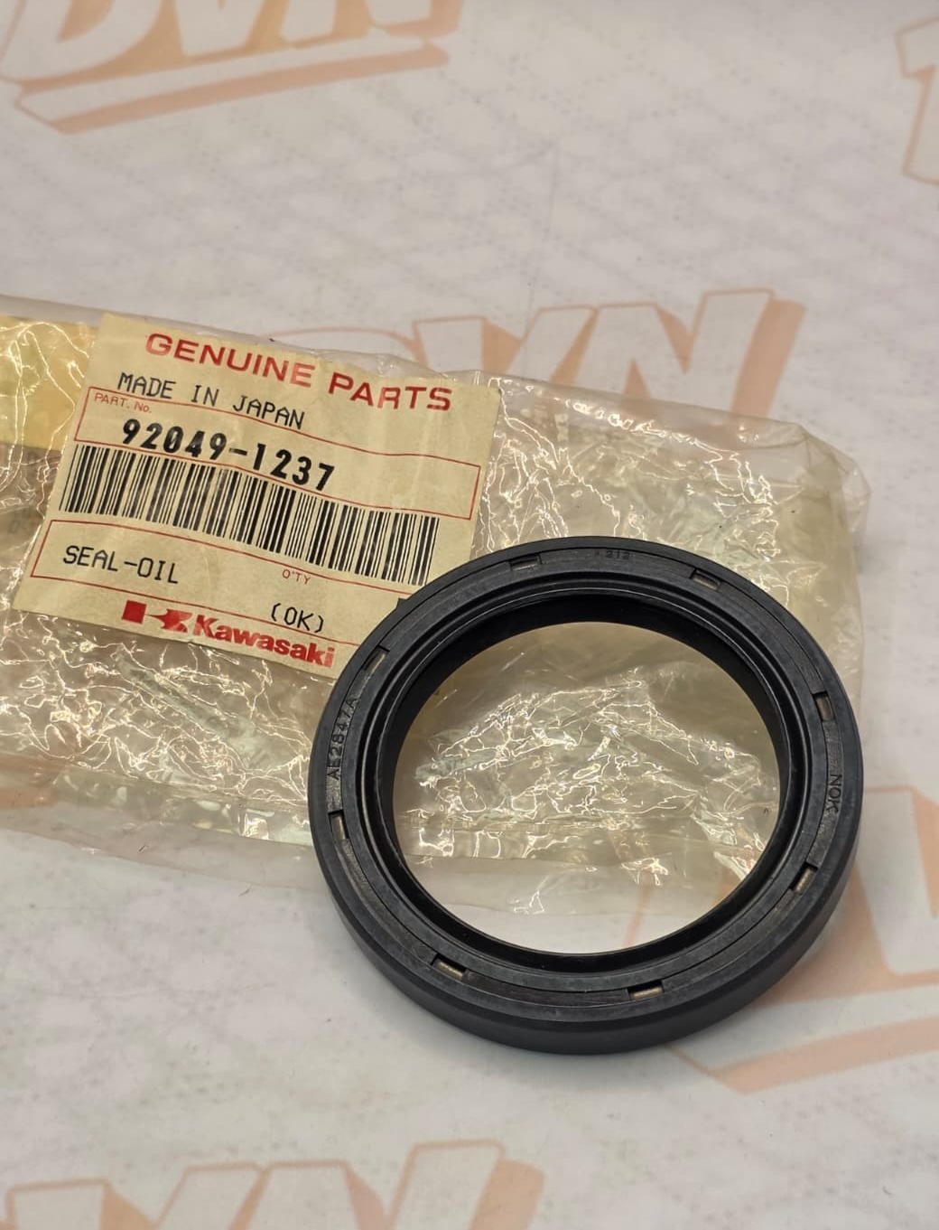 NOS NEW OEM ORIGINAL KAWASAKI KXT250 KSF250 KEF300 OIL SEAL 92049-1237