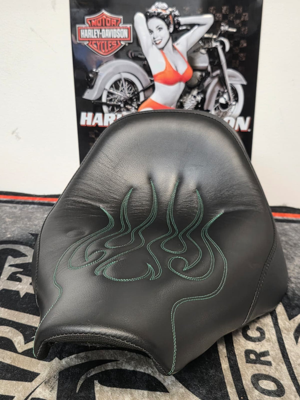 09 SPRINGER CVO  Solo HARLEY DAVISON Flame Seat (DANNY GRAY)
