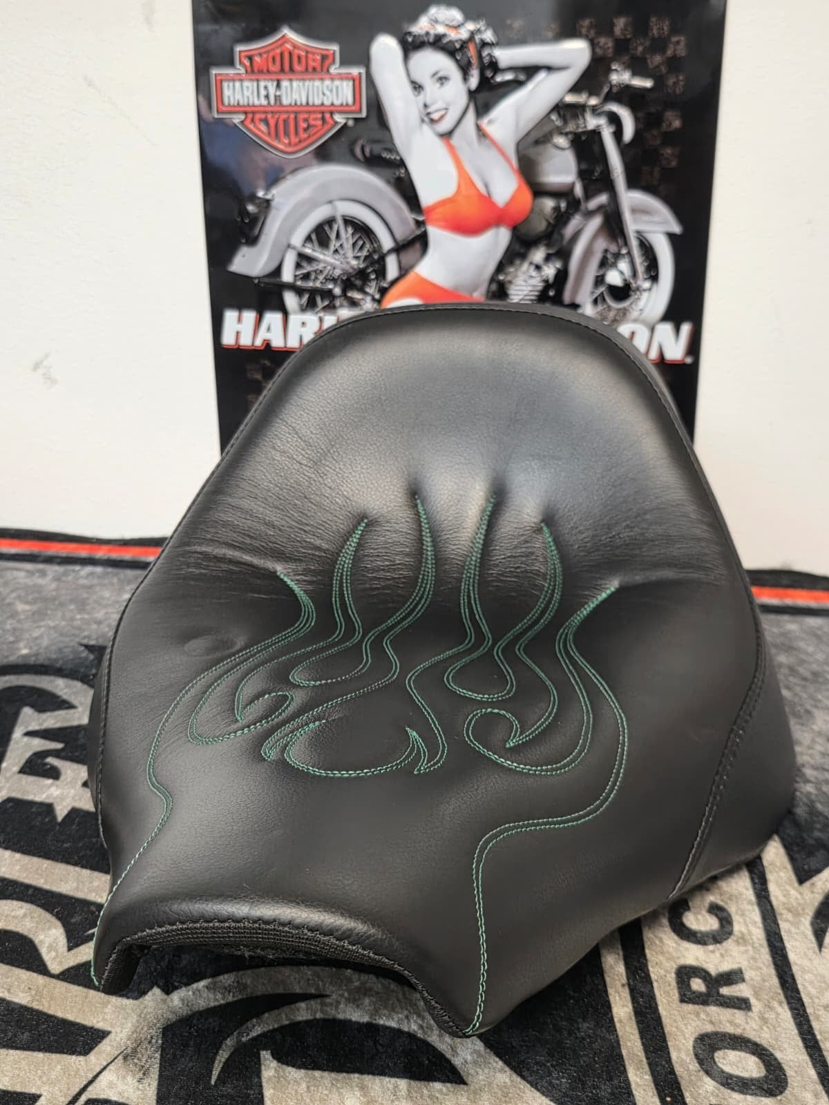 09 SPRINGER CVO  Solo HARLEY DAVISON Flame Seat (DANNY GRAY)
