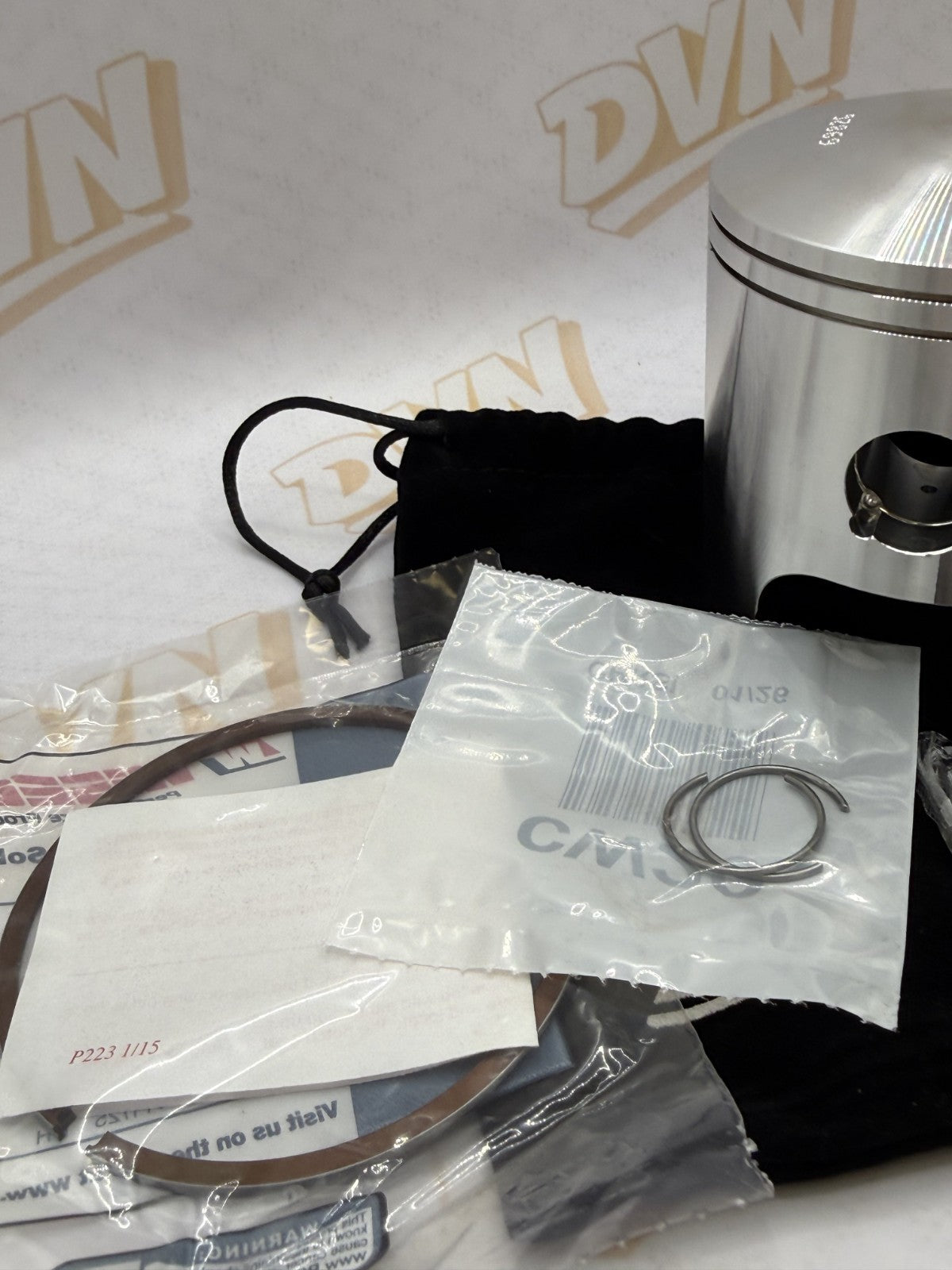 Suzuki TM400 1975 Wiseco piston and ring set  83.00 mm