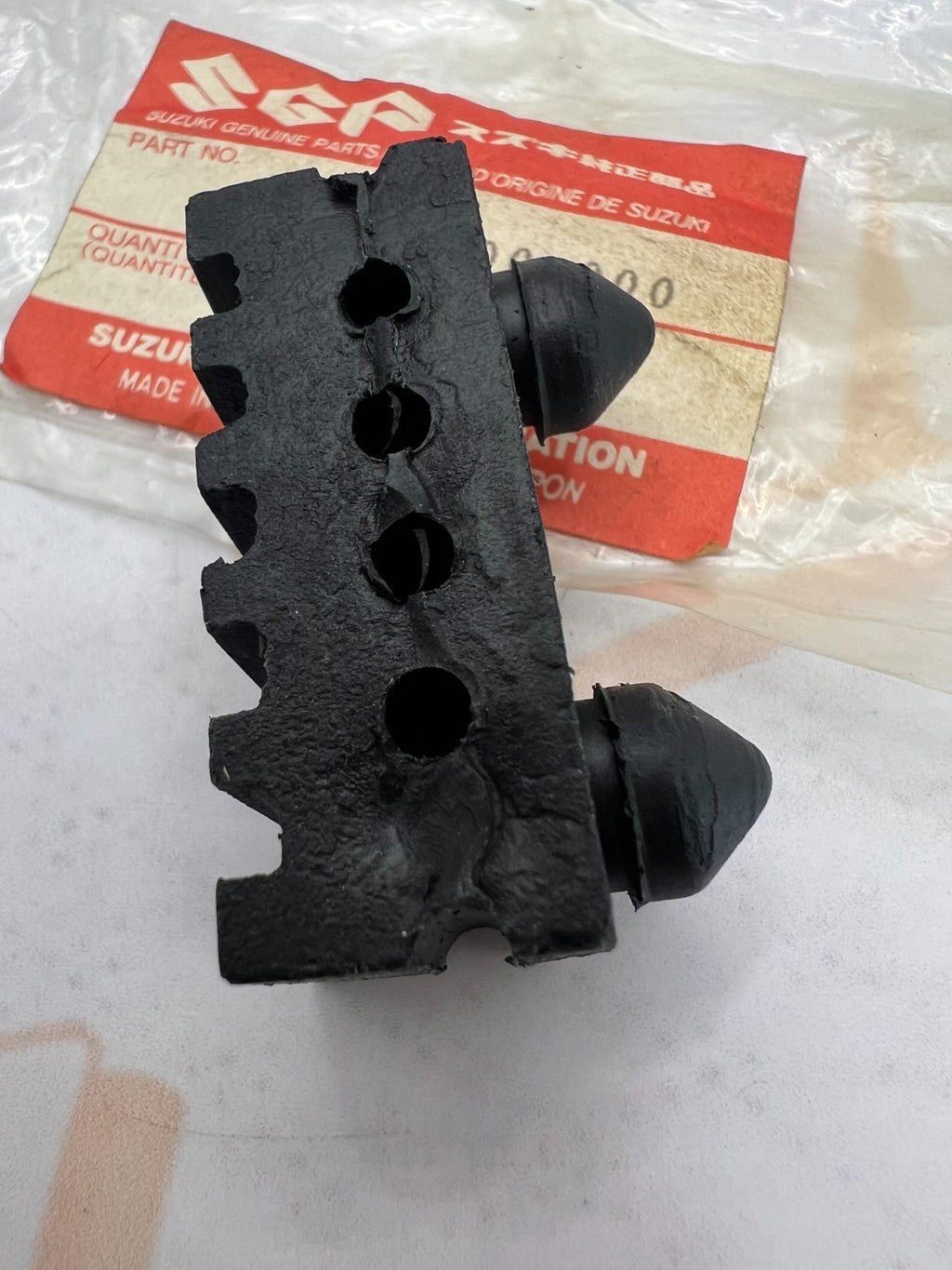 Suzuki CUSHION SEAT 45149-31300 OEM NEW